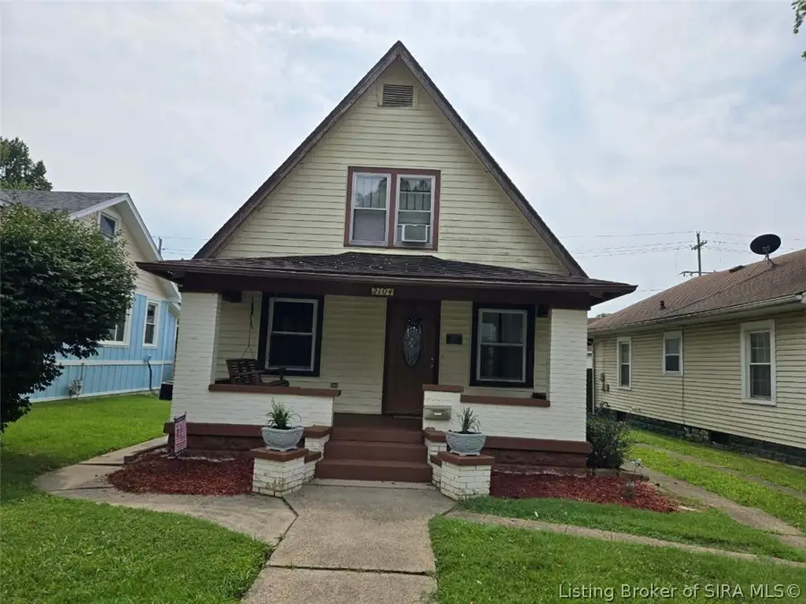 2104 Morton Avenue, New Albany, IN 47150 - #2