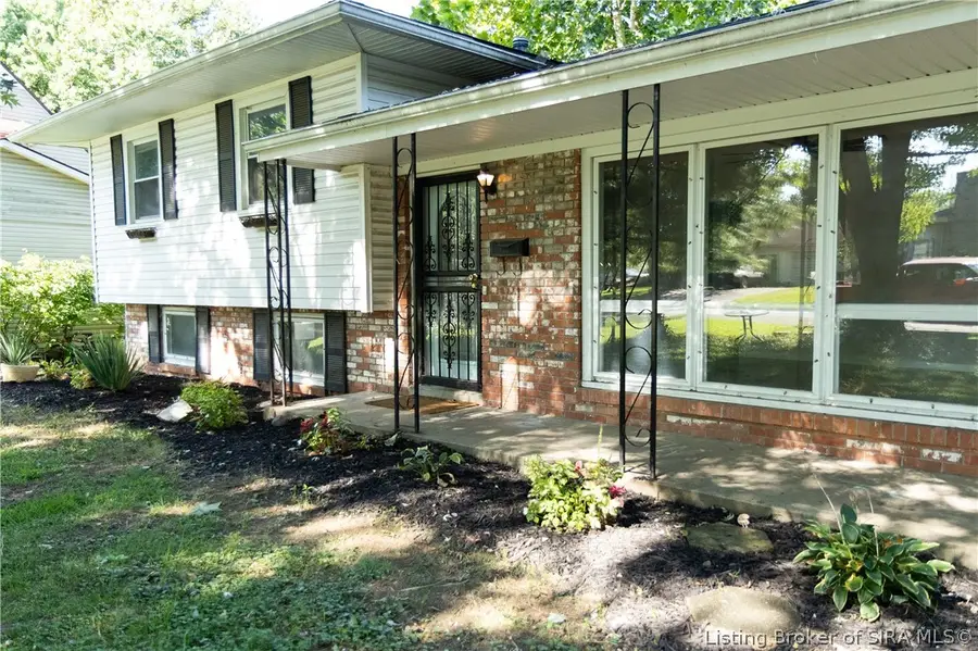 2507 Larkwood Drive, New Albany, IN 47150 - #2