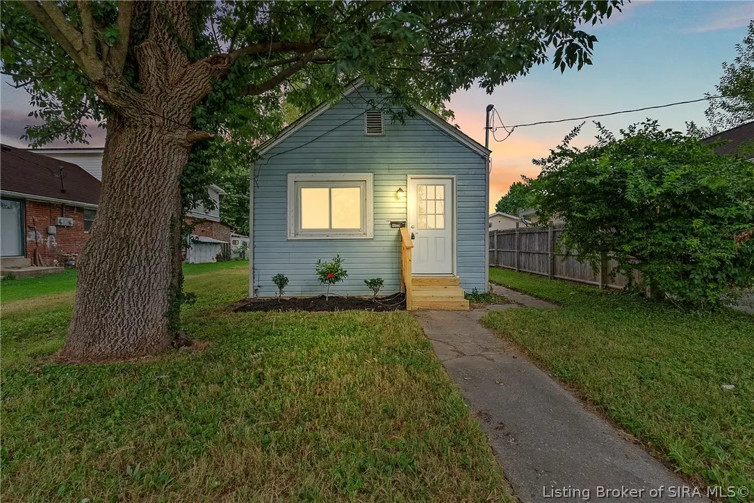 1009 W Harrison Avenue, Clarksville, IN 47129 - #1