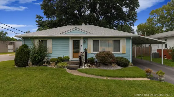 2577 Roanoke Avenue, New Albany, IN 47150