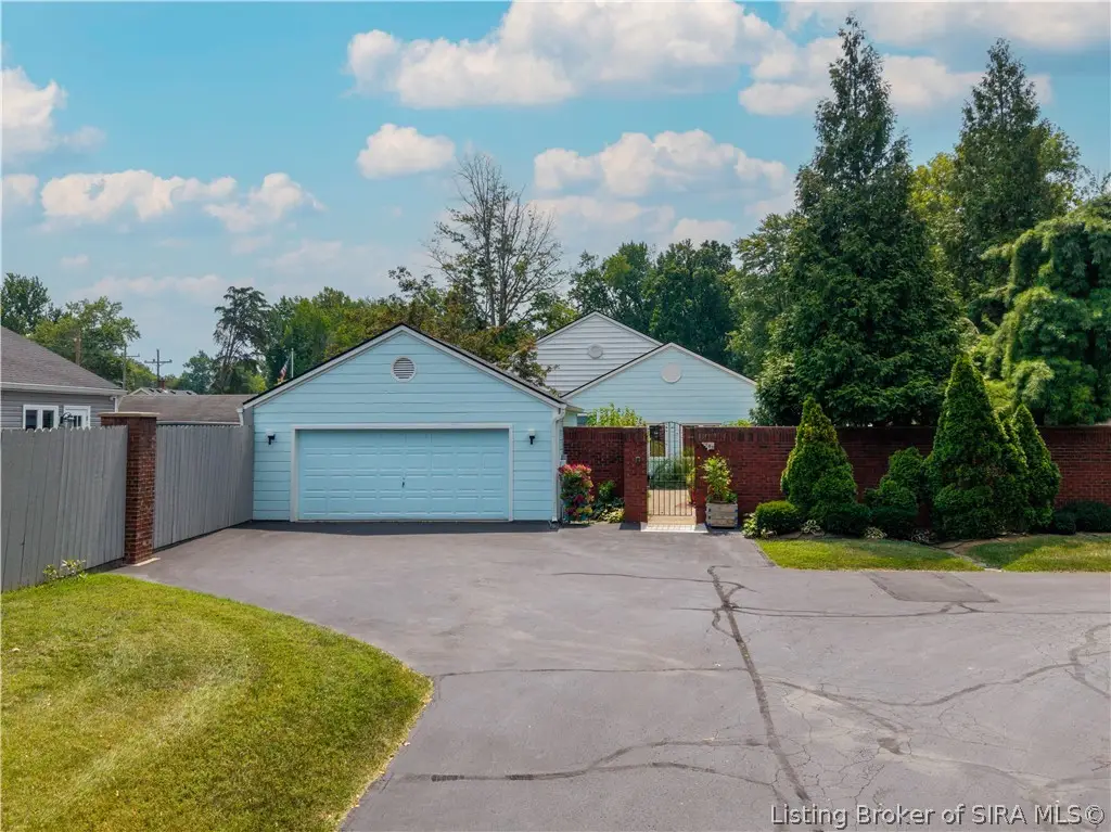 109 Court Yard, Jeffersonville, IN 47130 - #1