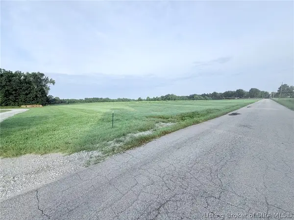 1 Snow Road, Henryville, IN 47126