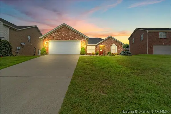 7904 Hollowview Drive, Sellersburg, IN 47172