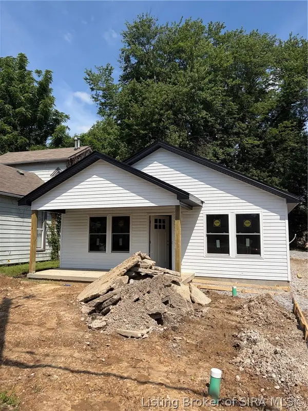 105 Easterm Boulevard, Jeffersonville, IN 47129