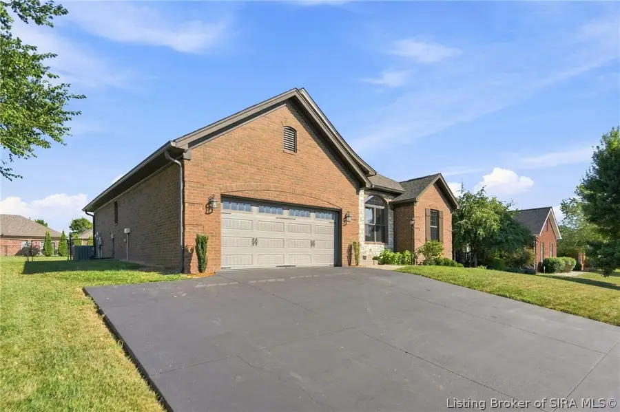 3116 Blue Sky Loop, Jeffersonville, IN 47130 - #3