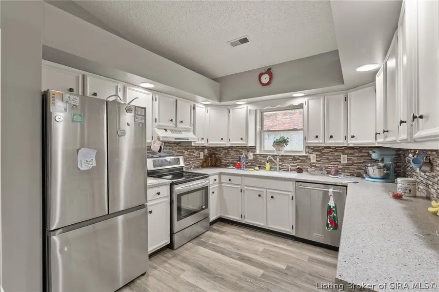 3018 Pebble Brook, Jeffersonville, IN 47130 - #3