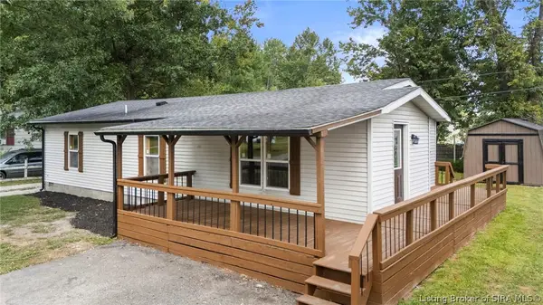 1212 W Kenwood Drive, Austin, IN 47102