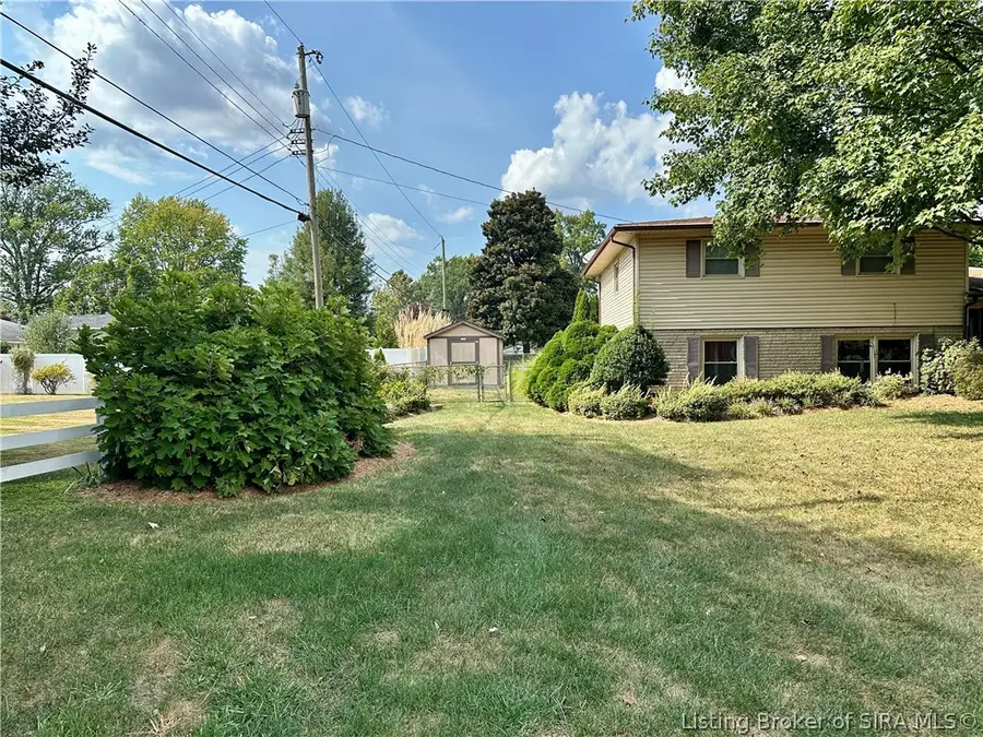 1301 Hibiscus Drive, Clarksville, IN 47129 - #2
