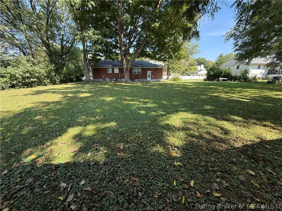 211 Fairwood Drive, Jeffersonville, IN 47130 - #3