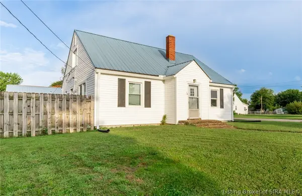90 N Park Drive, Scottsburg, IN 47170