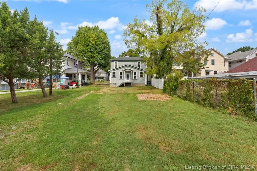 814 E Court Avenue, Jeffersonville, IN 47130 - #3