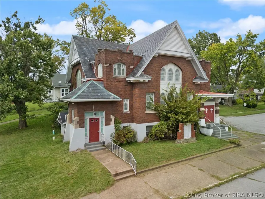 200 W Park Place, Jeffersonville, IN 47130 - #3
