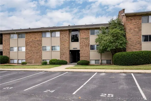 24 Lakeshore Drive, Clarksville, IN 47129