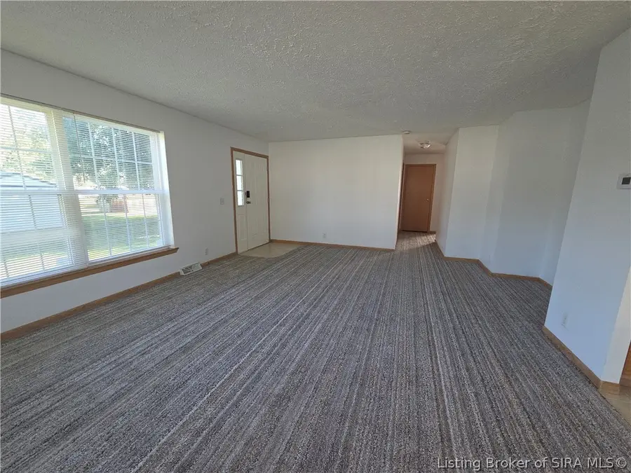 555 N Washington Street, Scottsburg, IN 47170 - #3