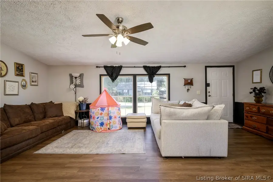 1004 Brunswick Drive, Jeffersonville, IN 47130 - #3