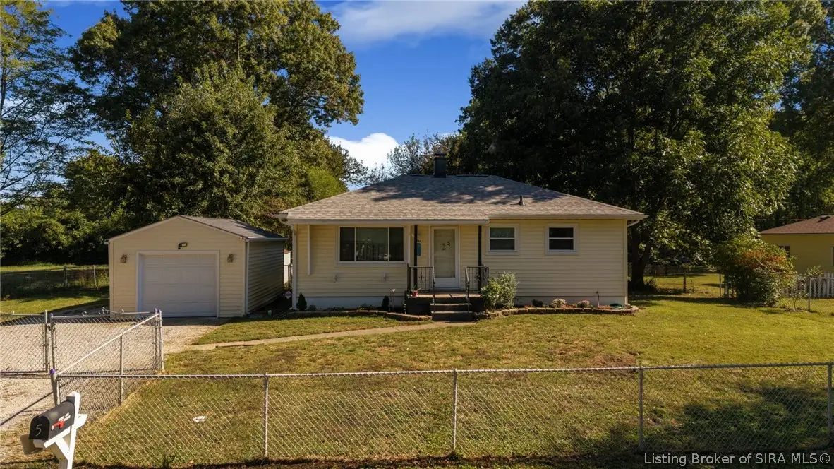 5 Grandview Drive, Jeffersonville, IN 47130 - #1