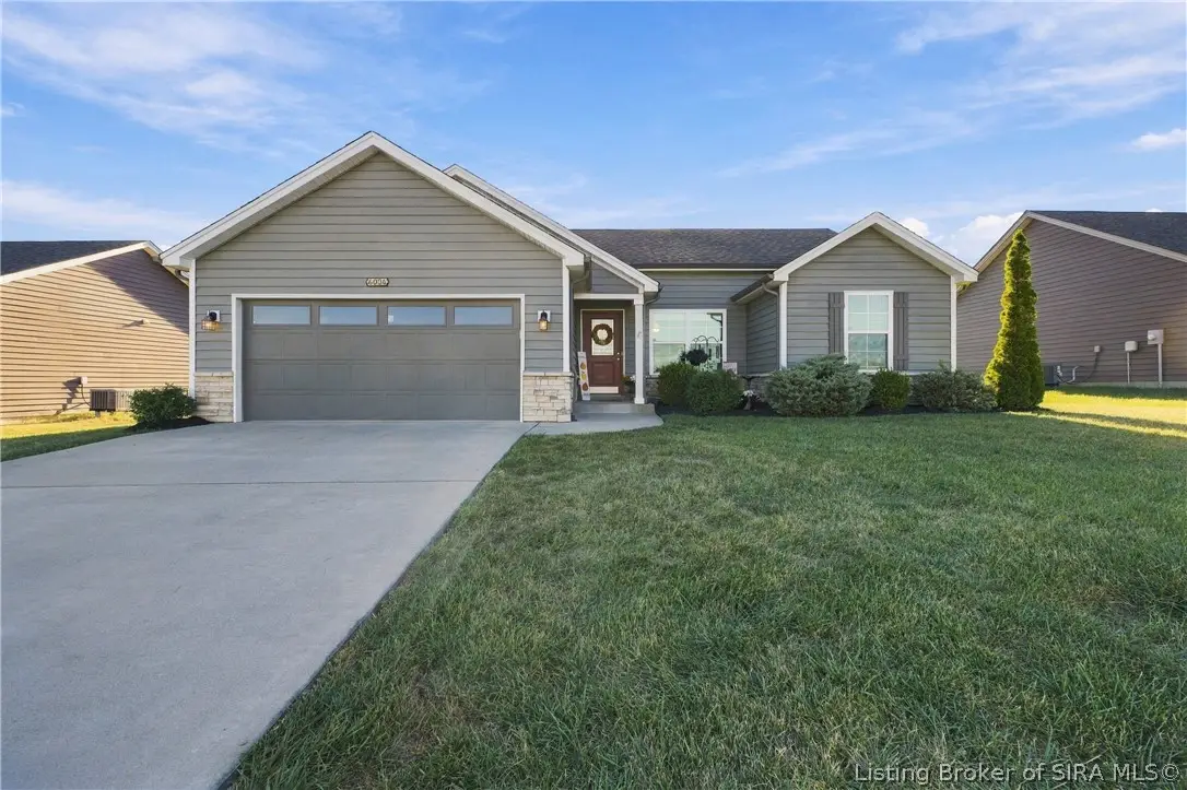 6004 Crestview Ln, Georgetown, IN 47122 - #1