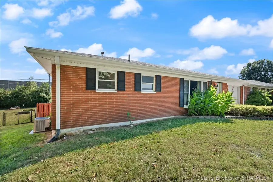 618 Ohio Avenue, Sellersburg, IN 47172 - #2