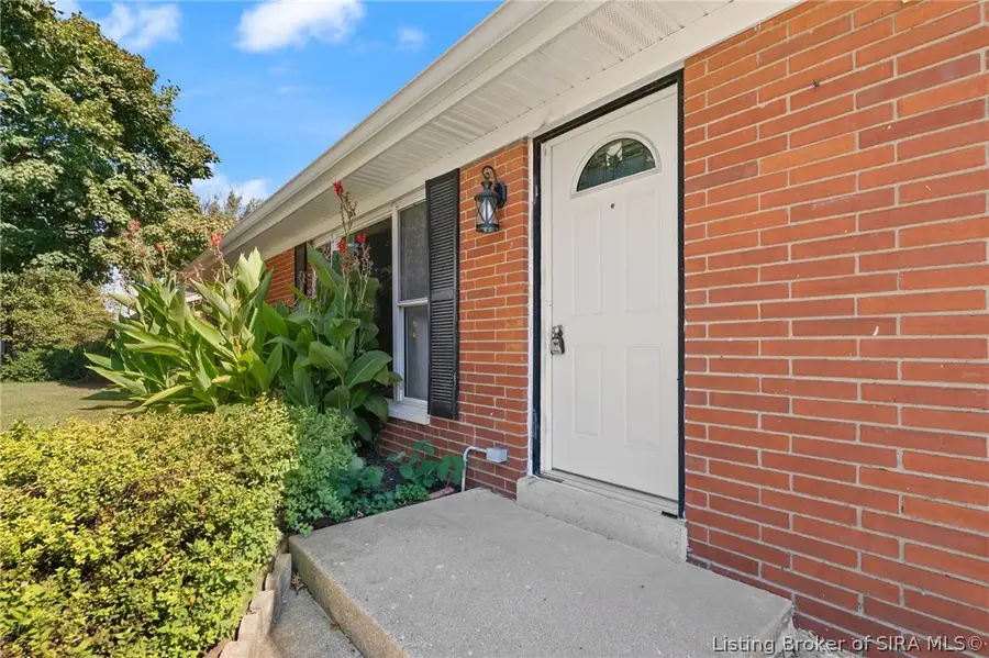 618 Ohio Avenue, Sellersburg, IN 47172 - #3