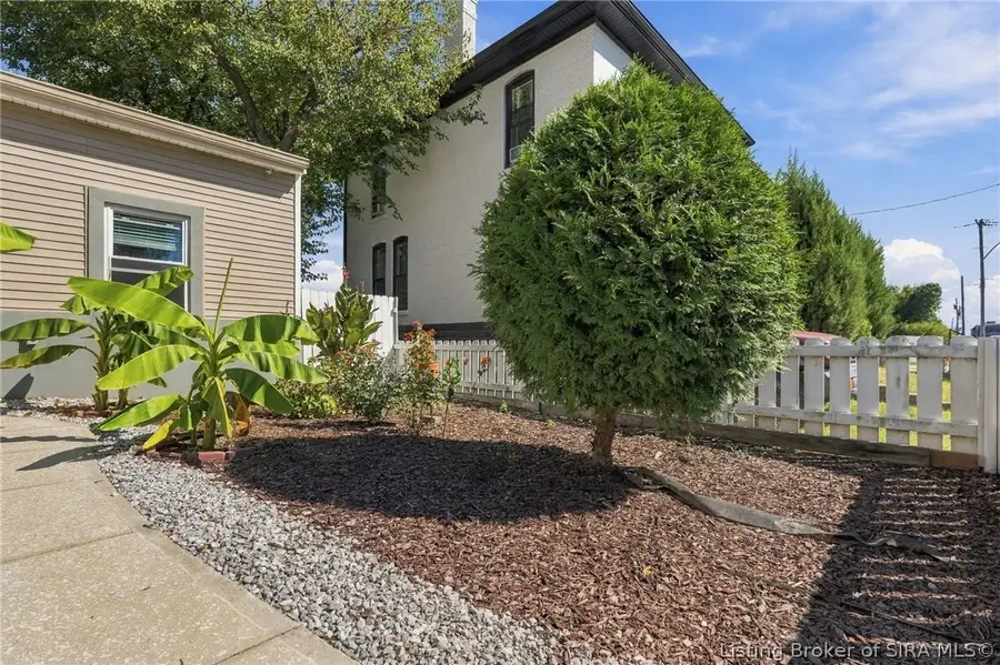 914 Walnut Street, Jeffersonville, IN 47130 - #3