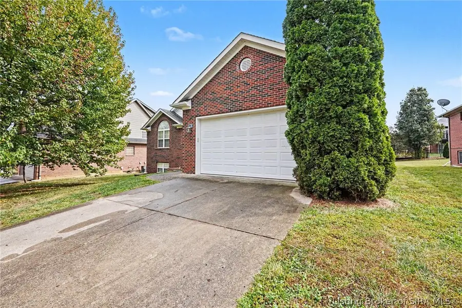 7031 Plum Creek Drive, Sellersburg, IN 47172 - #3