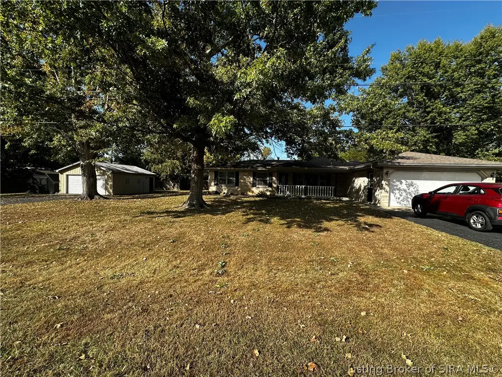 542 W Seventh Street, Madison, IN 47250 - #1