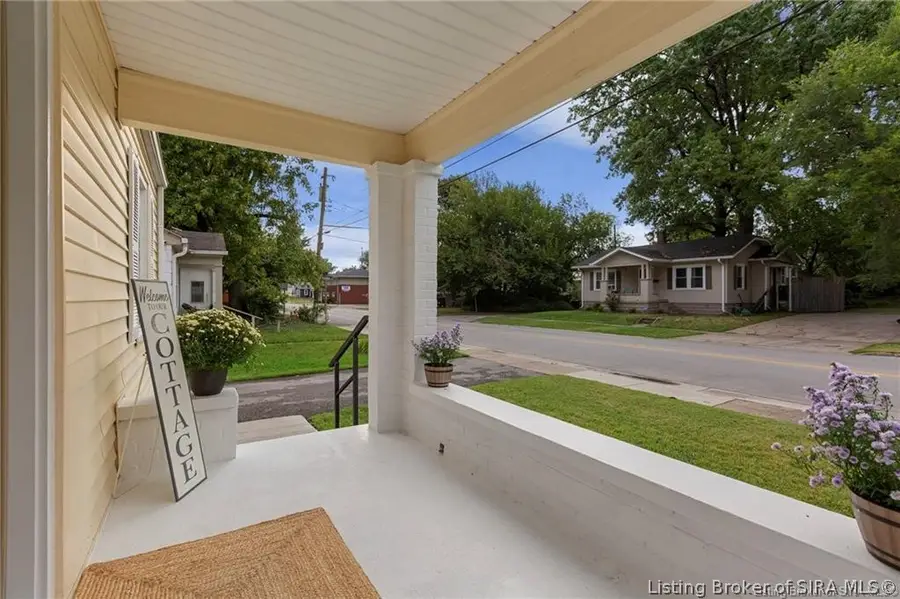 634 E 8th Street, Jeffersonville, IN 47130 - #2