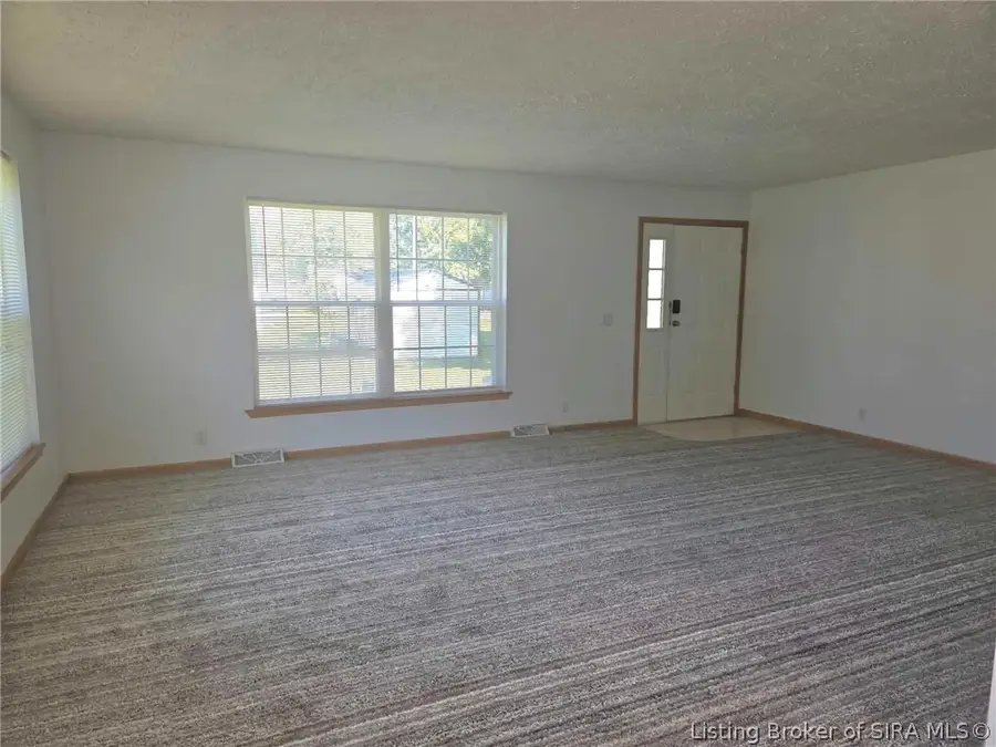 555 N Washington Street, Scottsburg, IN 47170 - #3