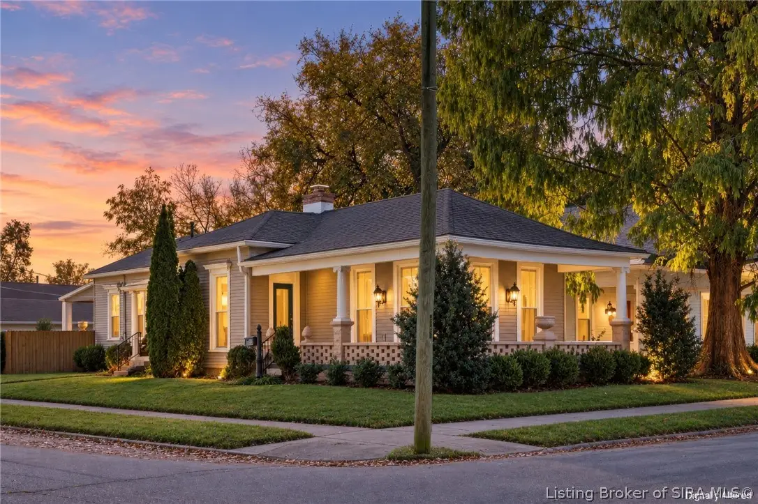 730 E Maple Street, Jeffersonville, IN 47130 - #1