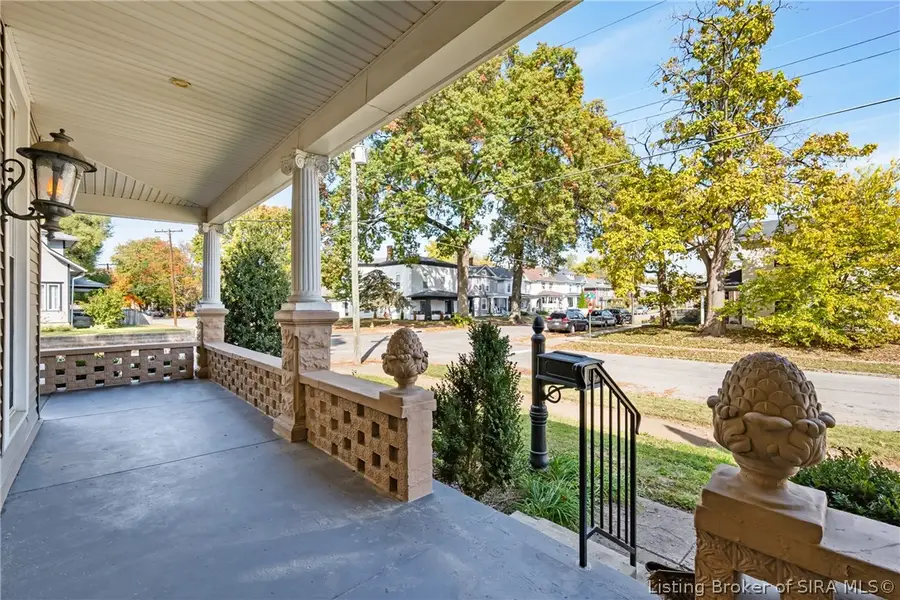 730 E Maple Street, Jeffersonville, IN 47130 - #2