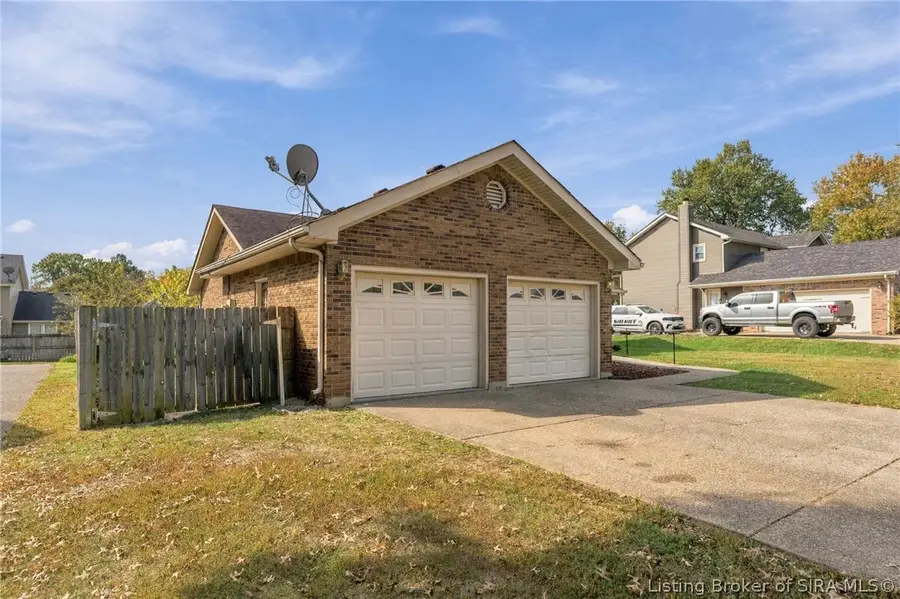 3605 Greenfield Drive, New Albany, IN 47150 - #3