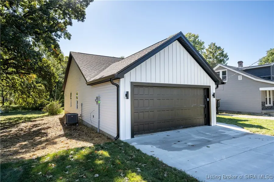 1749 Mcdonald Lane, New Albany, IN 47150 - Image #2