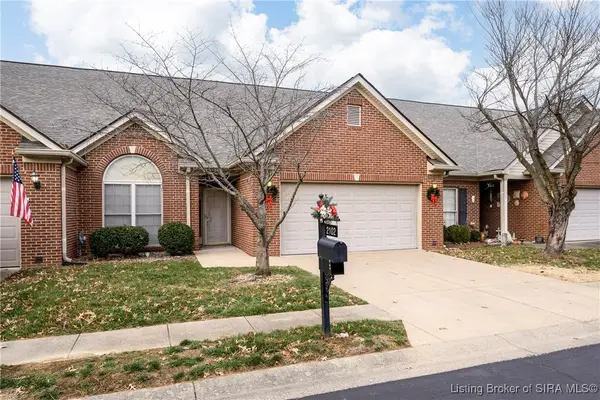 2102 Pickwick Drive, New Albany, IN 47150