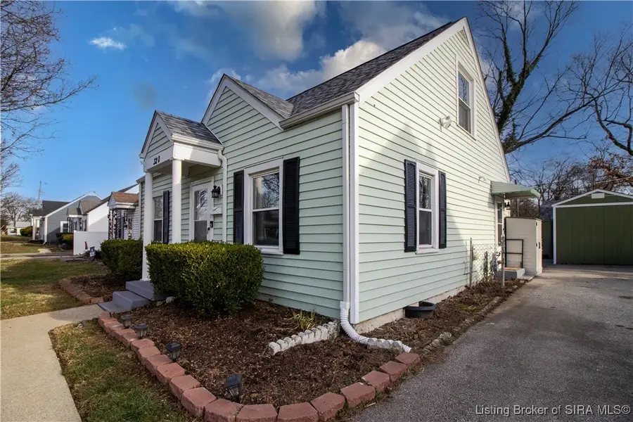 320 W Brooks Avenue, Clarksville, IN 47129 - Image #2