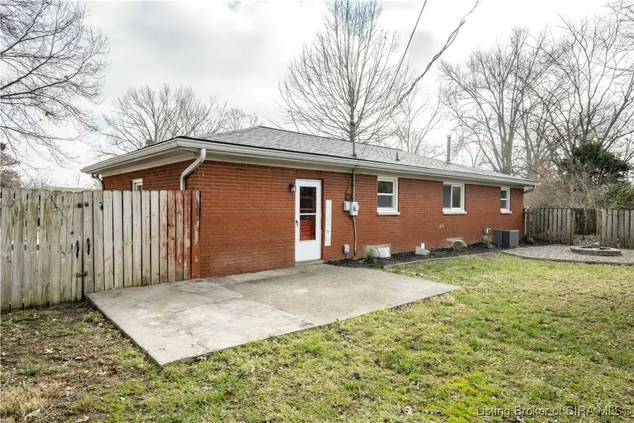 111 Rossmoore Drive, New Albany, IN 47150 - Image #3