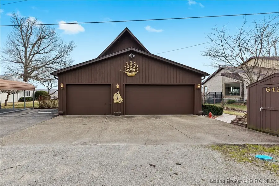 6426 Longview Beach Road, Jeffersonville, IN 47130 - Image #2