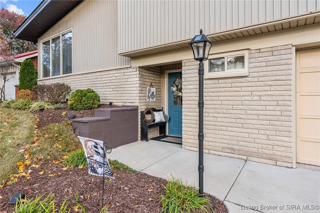 2424 Stover Drive, New Albany, IN 47150 - Image #1