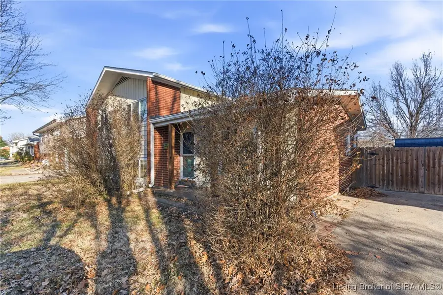 1106 Sportsman Drive, Jeffersonville, IN 47130 - #3