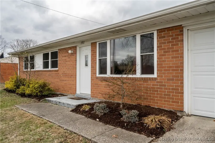 707 Spicewood Drive, Clarksville, IN 47129 - Image #3