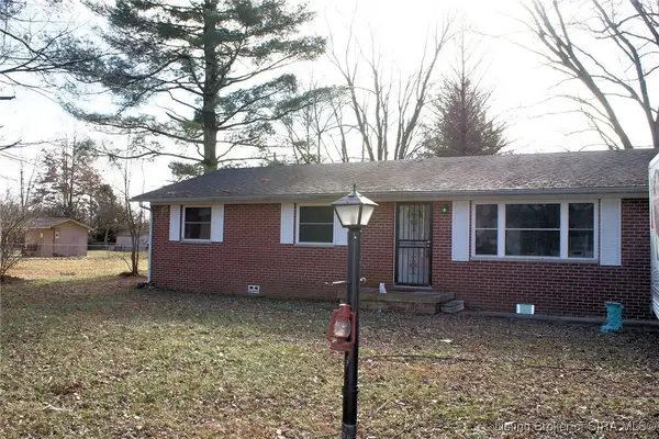 153 E Larry Lane, Scottsburg, IN 47170