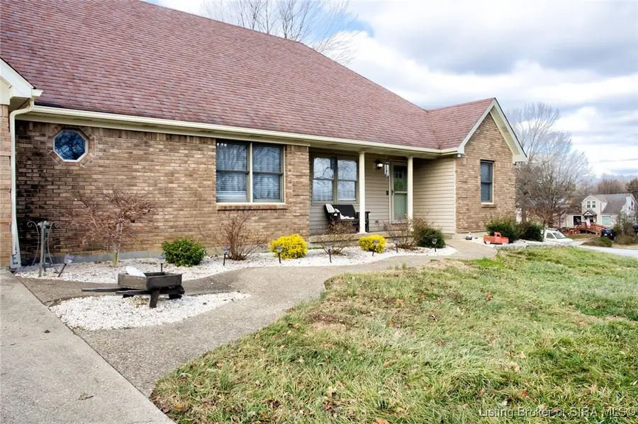 201 Slate Run Drive, Henryville, IN 47126 - Image #2