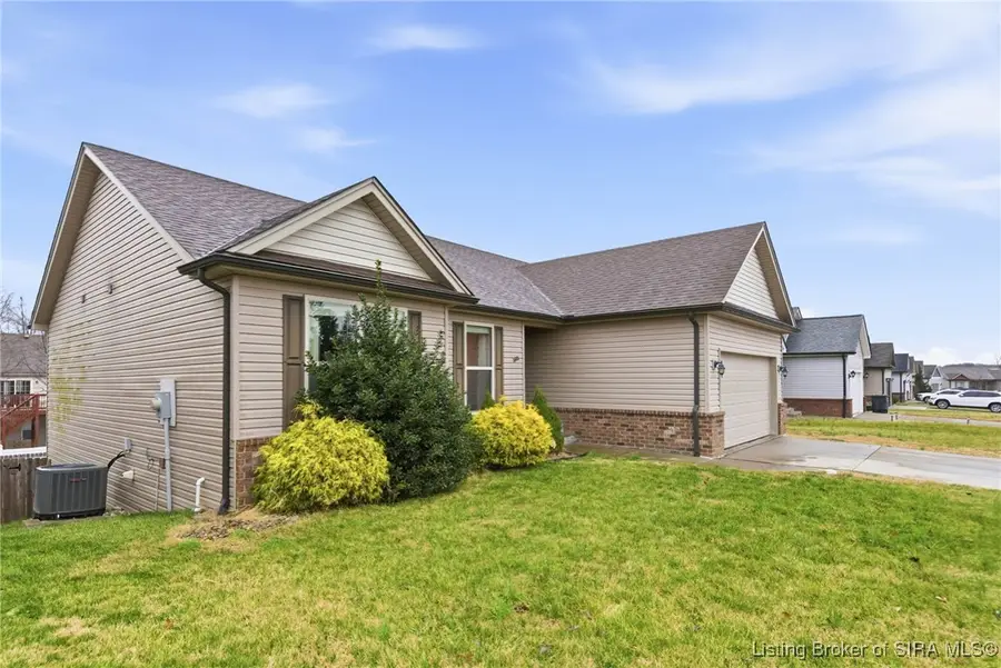 1618 Regans Way, Jeffersonville, IN 47130 - Image #2
