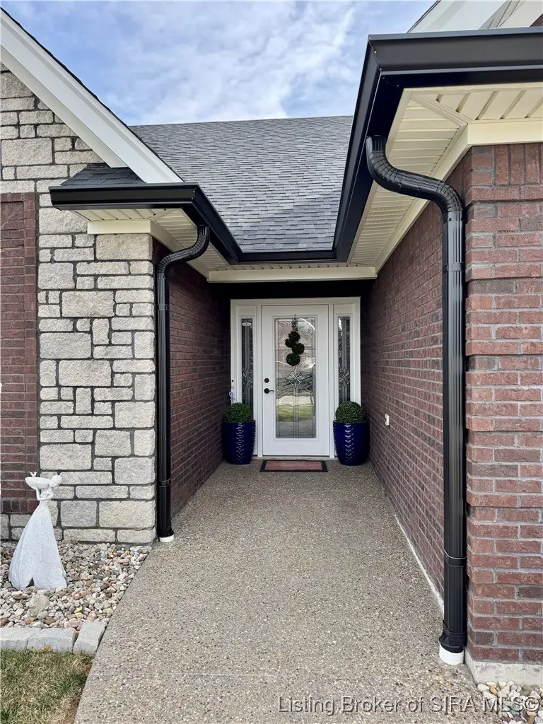 5722 Sugar Berry Lane, Jeffersonville, IN 47130 - Image #3