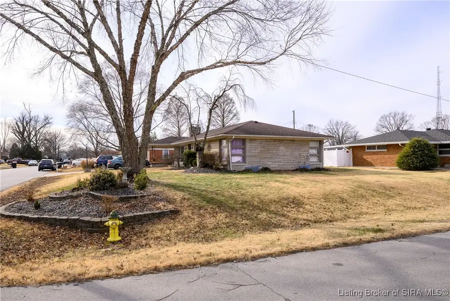 511 Windemere Road, Clarksville, IN 47129 - #3