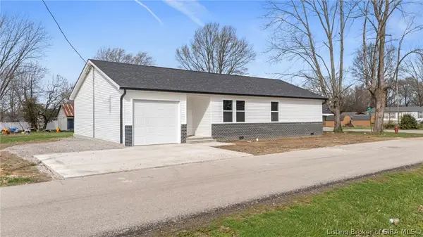 982 N Third Street, Austin, IN 47102