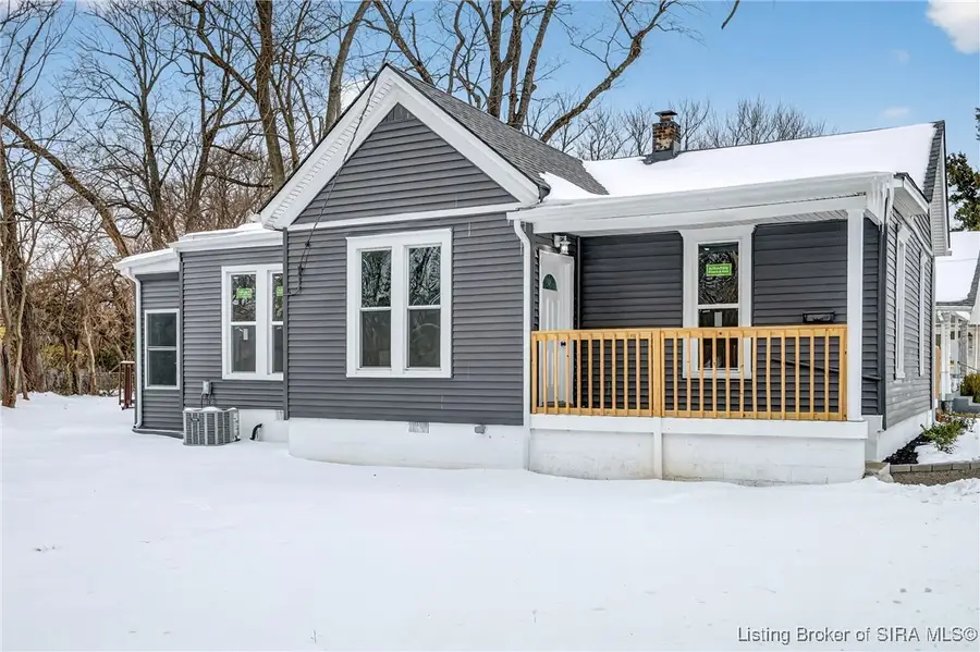 430 N Randolph Avenue, Clarksville, IN 47129 - #3