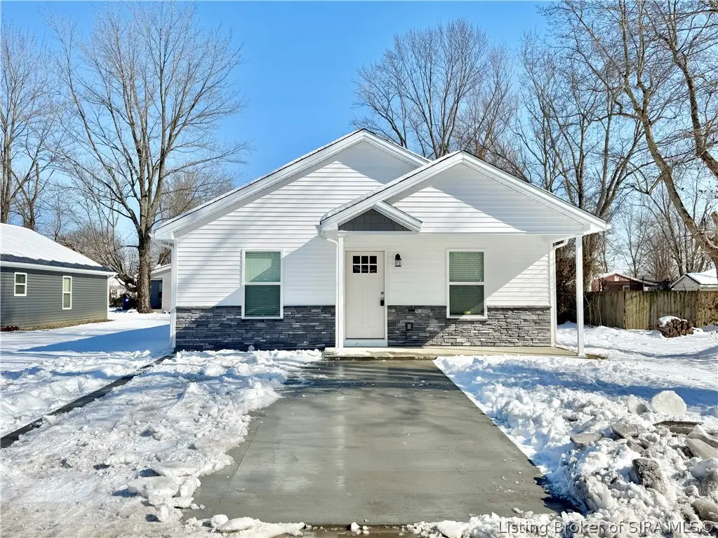 639 Mann Avenue, Austin, IN 47102 - #1