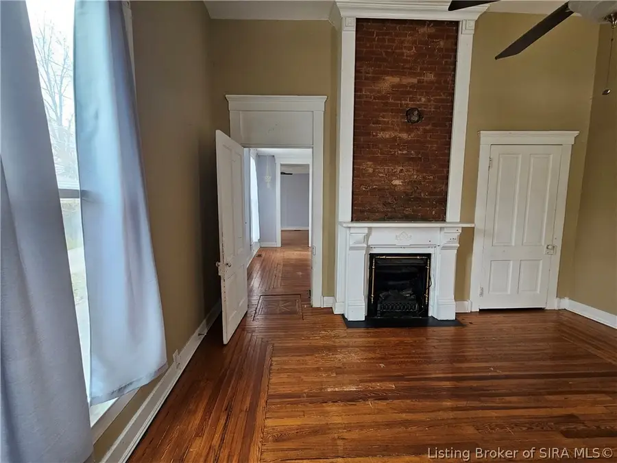 716 E 7th Street, Jeffersonville, IN 47130 - #2