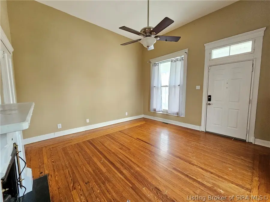 716 E 7th Street, Jeffersonville, IN 47130 - #3