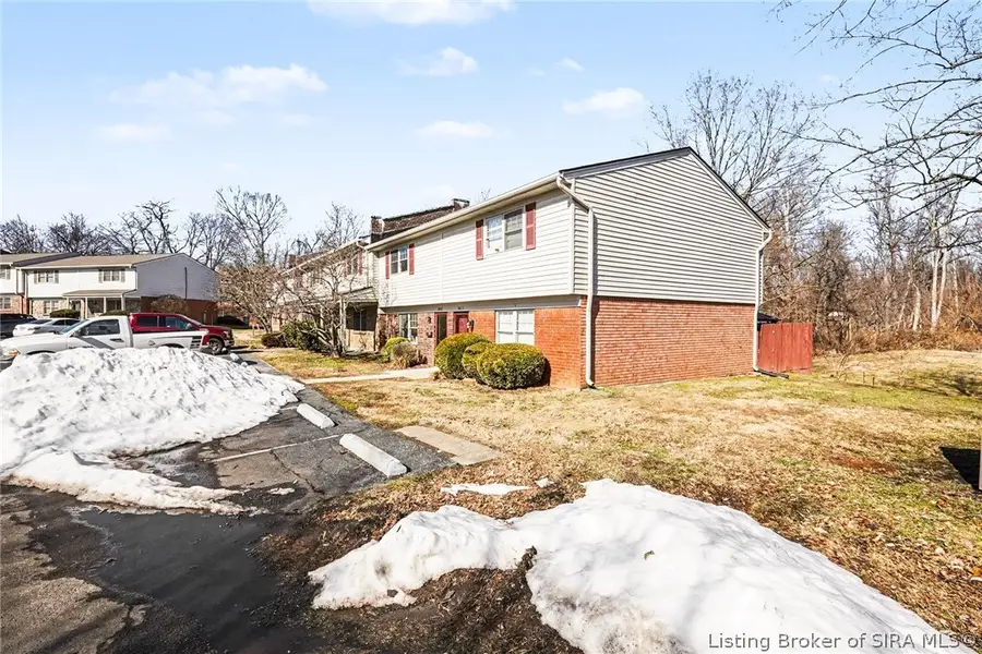 3059 Wooded Way, Jeffersonville, IN 47130 - #3